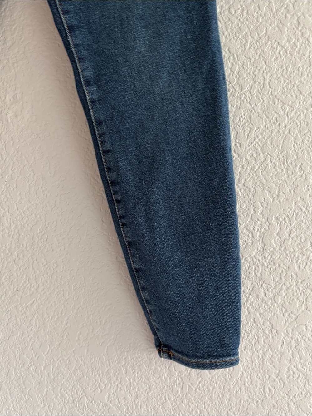 Good American Skinny Jean Women’s Size 6/28 Blue medium Wash pants - Picture 2 of 7